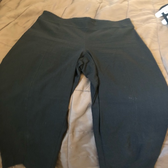 Capris - Picture 2 of 2